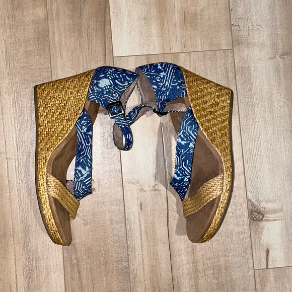 TOMS Clarissa Wedge Blue Batik Textile size 9.5 - Picture 3 of 6